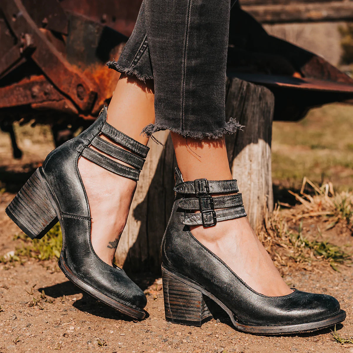 Ginevra™ | Meerdere bandjes en dikke hak pumps