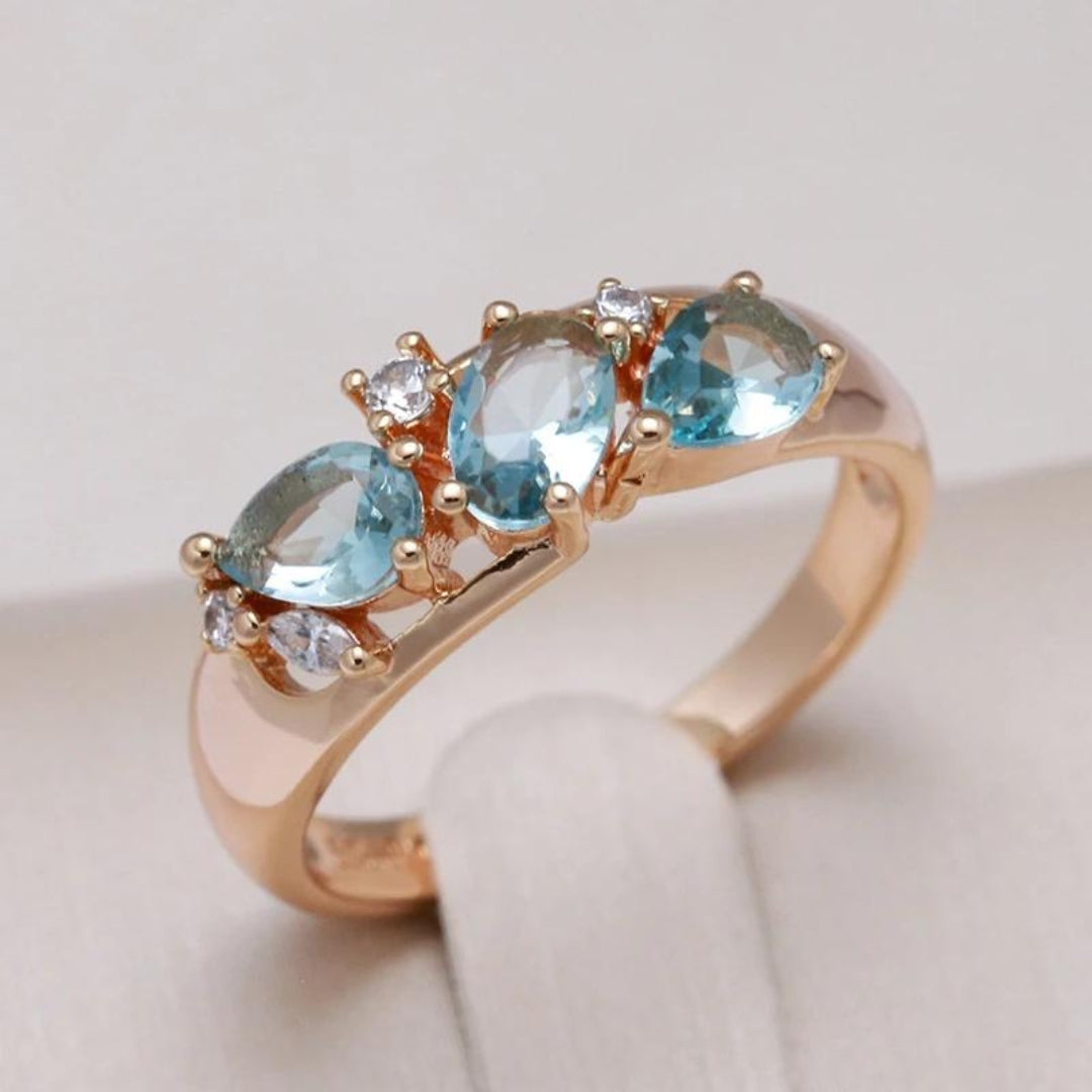 Elegante blauwe vintage zirconia ring in goud