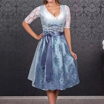 Stijlvol dames dirndl voor Oktoberfest met elegante schort en trendy corsage