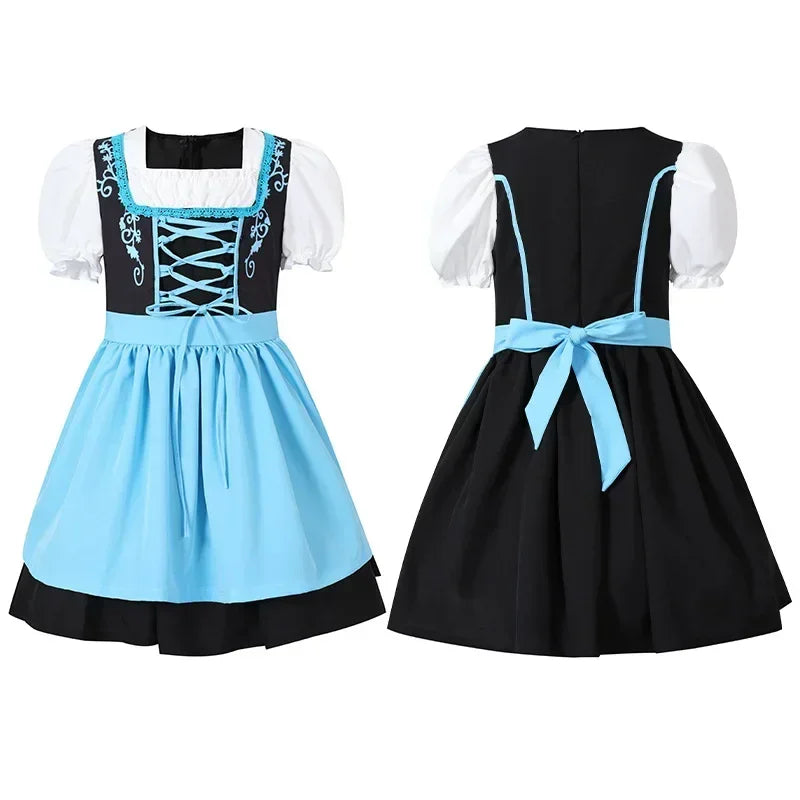 Schattige meisjes dirndl jurk met schort in klassieke traditionele stijl