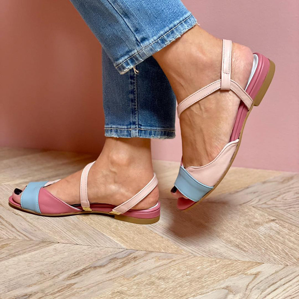 Roselina | Asymmetrische roze sandalen in color block stijl