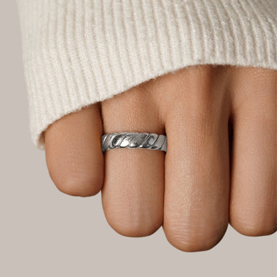 Calira Verdraaide Oneindigheid Zilveren Ring
