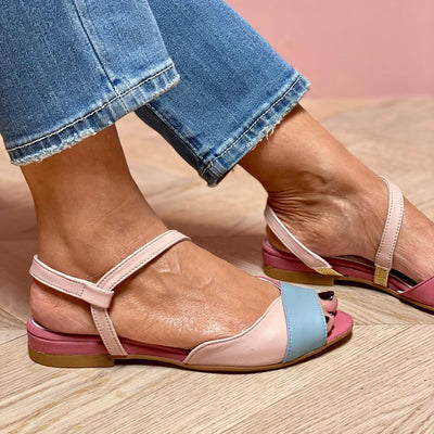 Roselina | Asymmetrische roze sandalen in color block stijl
