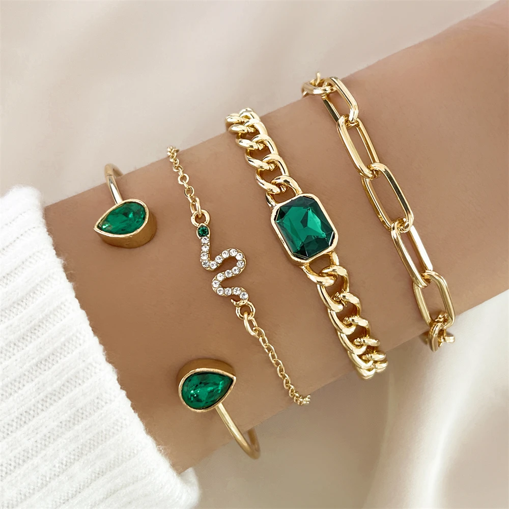 Pakket met Armbanden met Groene Kristallen