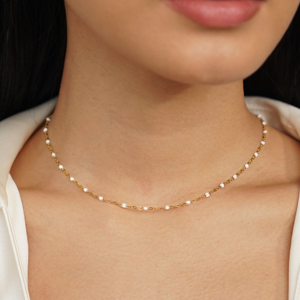Schone witte parelketting