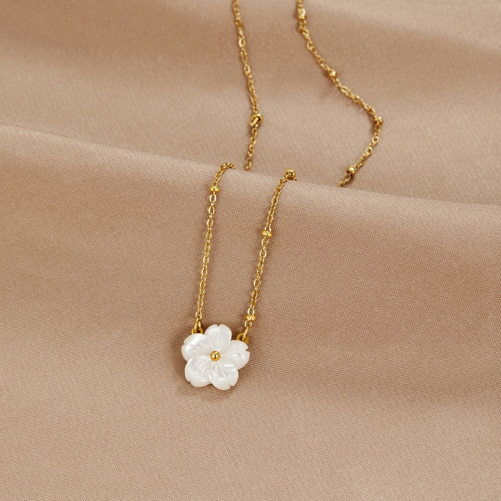 Witte Bloemenhalsband